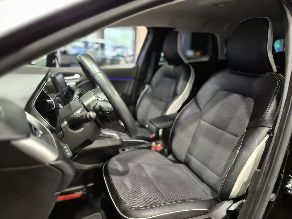 1.3 TCe 140 Intens Automaat| Carplay-Android | Camera| Bi-Tone | Cruise | LED
