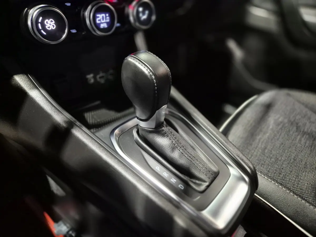 1.3 TCe 140 Intens Automaat| Carplay-Android | Camera| Bi-Tone | Cruise | LED