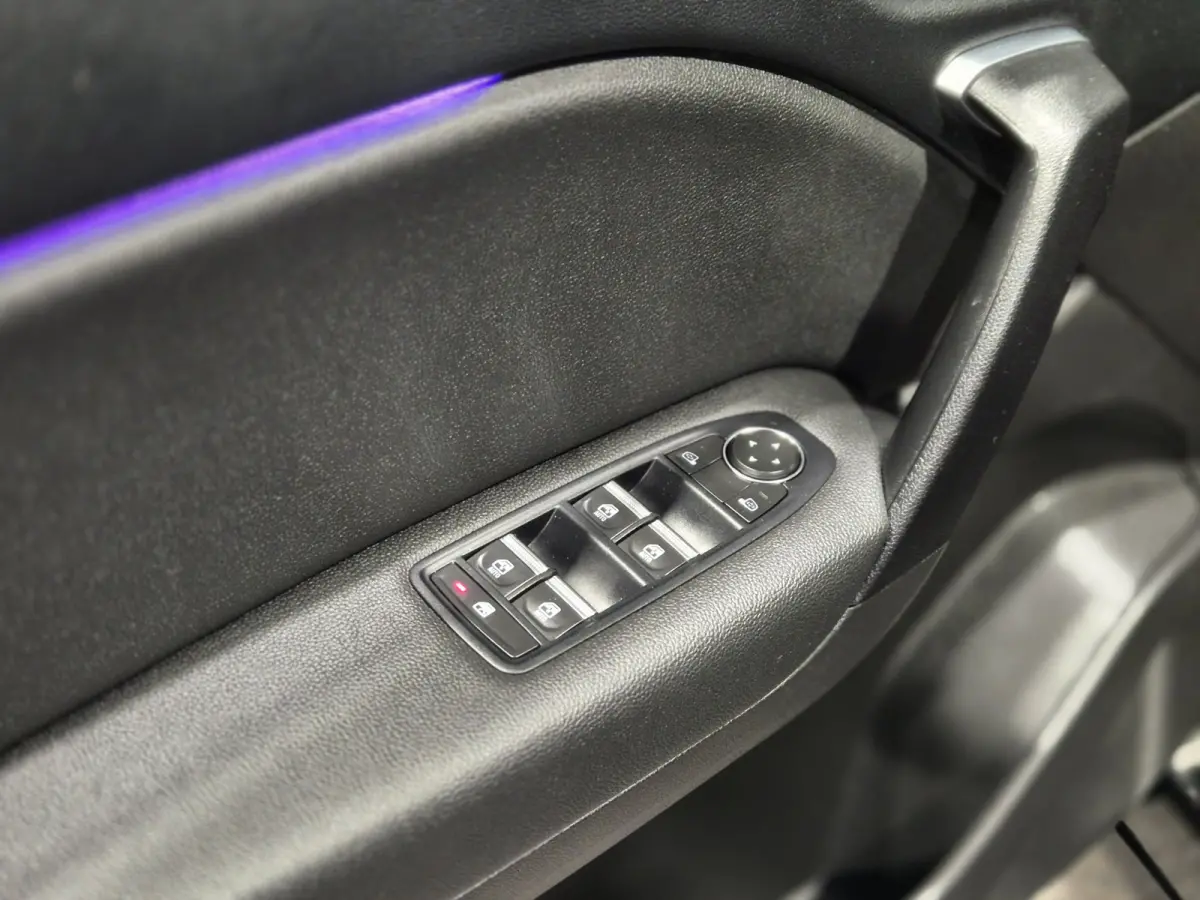 1.3 TCe 140 Intens Automaat| Carplay-Android | Camera| Bi-Tone | Cruise | LED