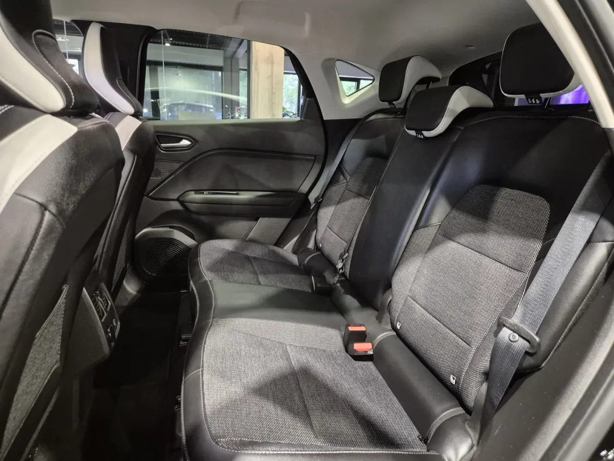 1.3 TCe 140 Intens Automaat| Carplay-Android | Camera| Bi-Tone | Cruise | LED