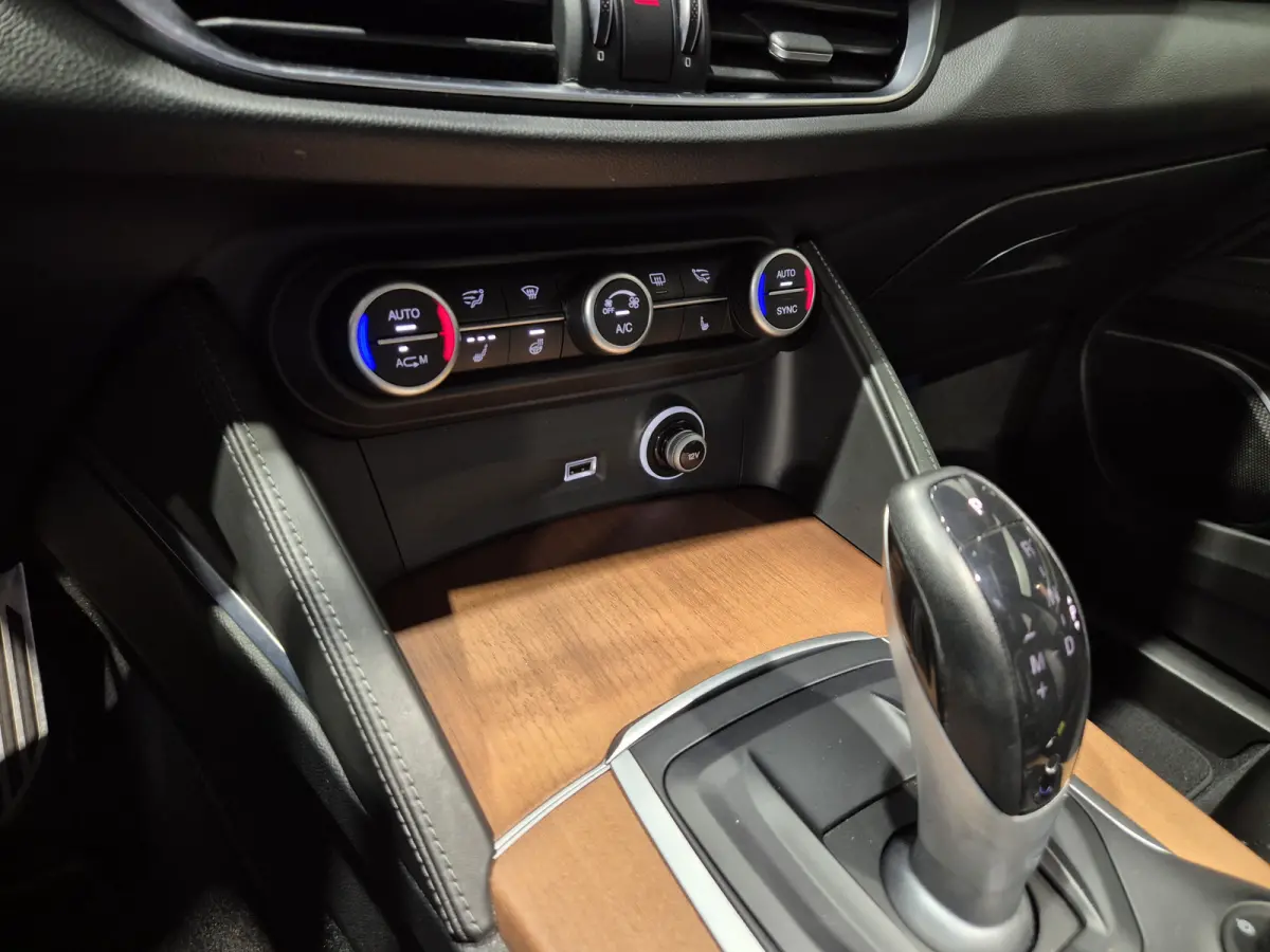 2.0 T AWD Veloce Pano | Harman-Kardon | Camera | Leder | Verw. stoelen-stuur | Trekhaak