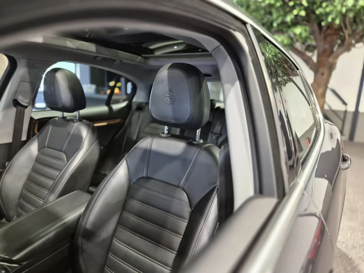 2.0 T AWD Veloce Pano | Harman-Kardon | Camera | Leder | Verw. stoelen-stuur | Trekhaak