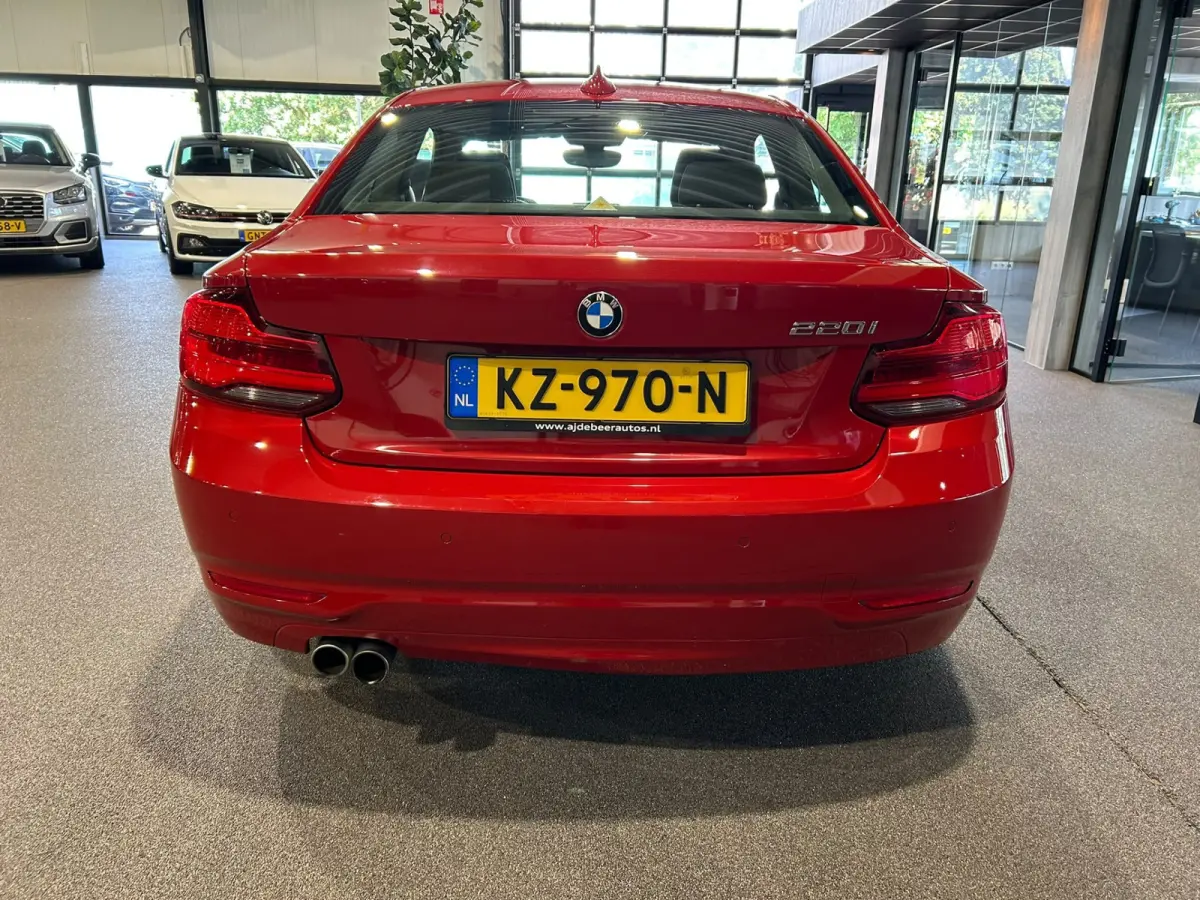 220i Centennial Executive Panorama | Open dak | LED | Navigatie | Airco