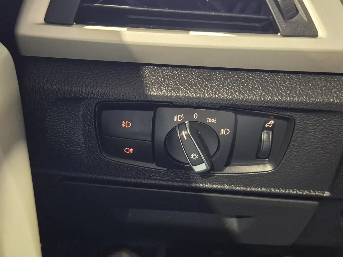 220i Centennial Executive Panorama | Open dak | LED | Navigatie | Airco