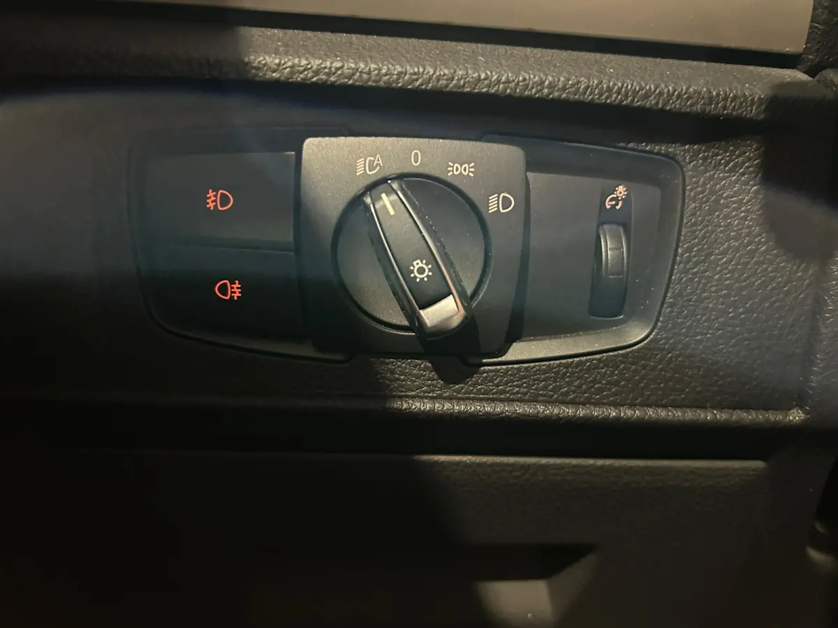 220i Centennial Executive Panorama | Open dak | LED | Navigatie | Airco
