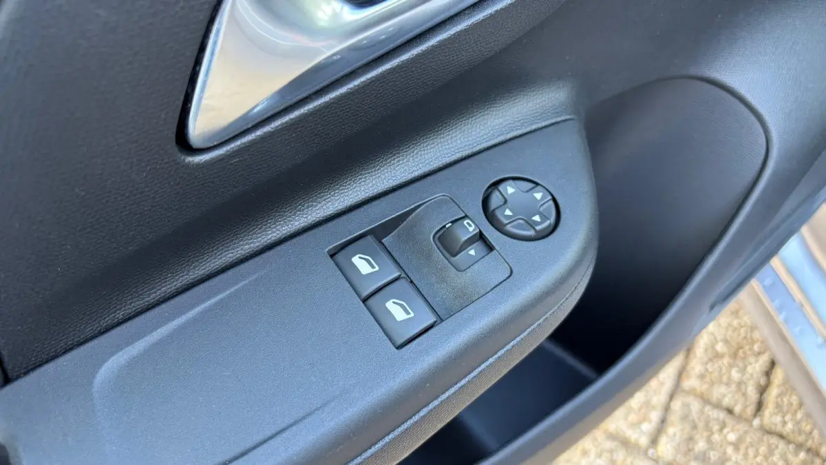 1.2 75PK EDITION / AIRCO / BLUETOOTH / CRUISECONTROL / ORG. NL !!