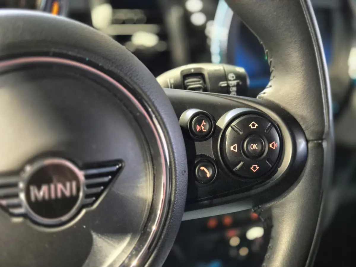 1.5 One Salt Volleder | Navigatie | CarPlay  | Leder | Stoelverwarming | LED