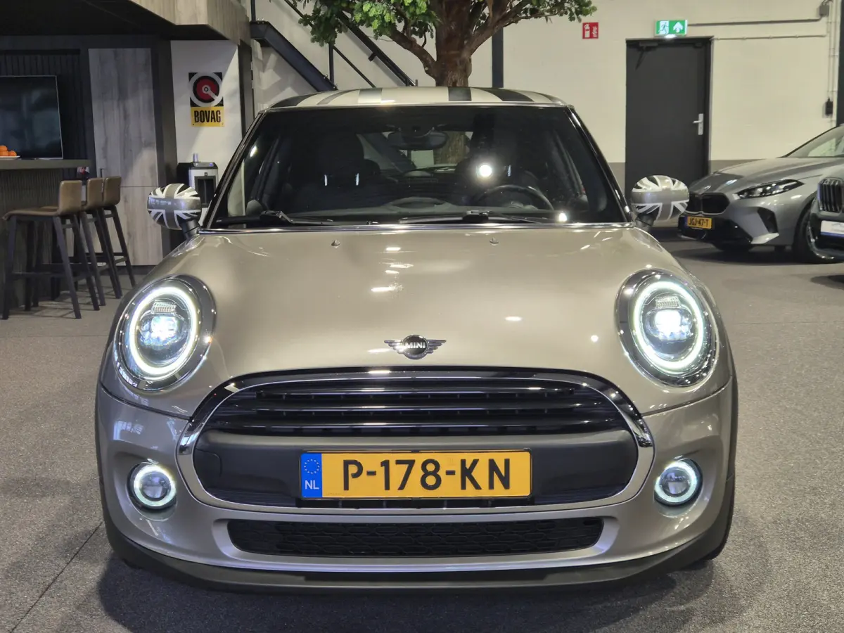1.5 One Salt Volleder | Navigatie | CarPlay  | Leder | Stoelverwarming | LED