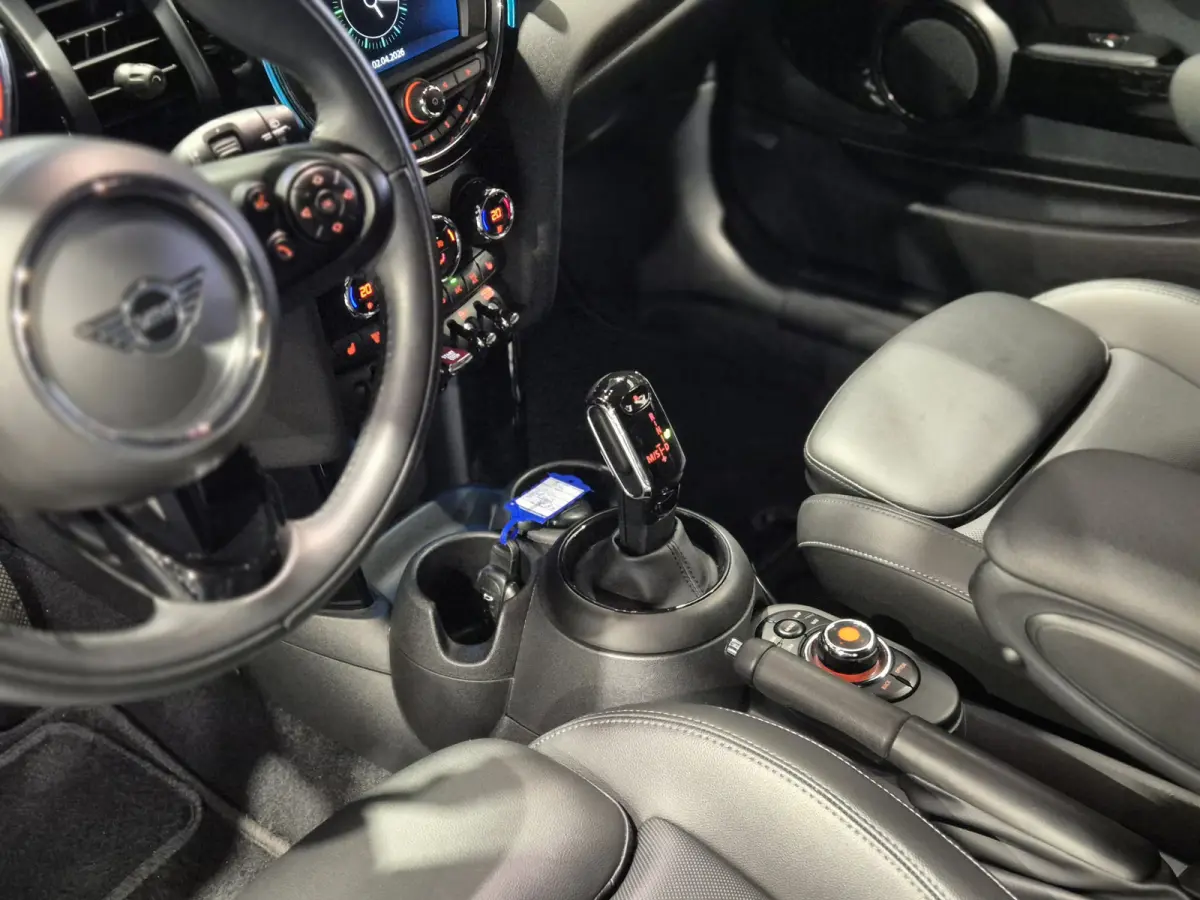 1.5 One Salt Volleder | Navigatie | CarPlay  | Leder | Stoelverwarming | LED