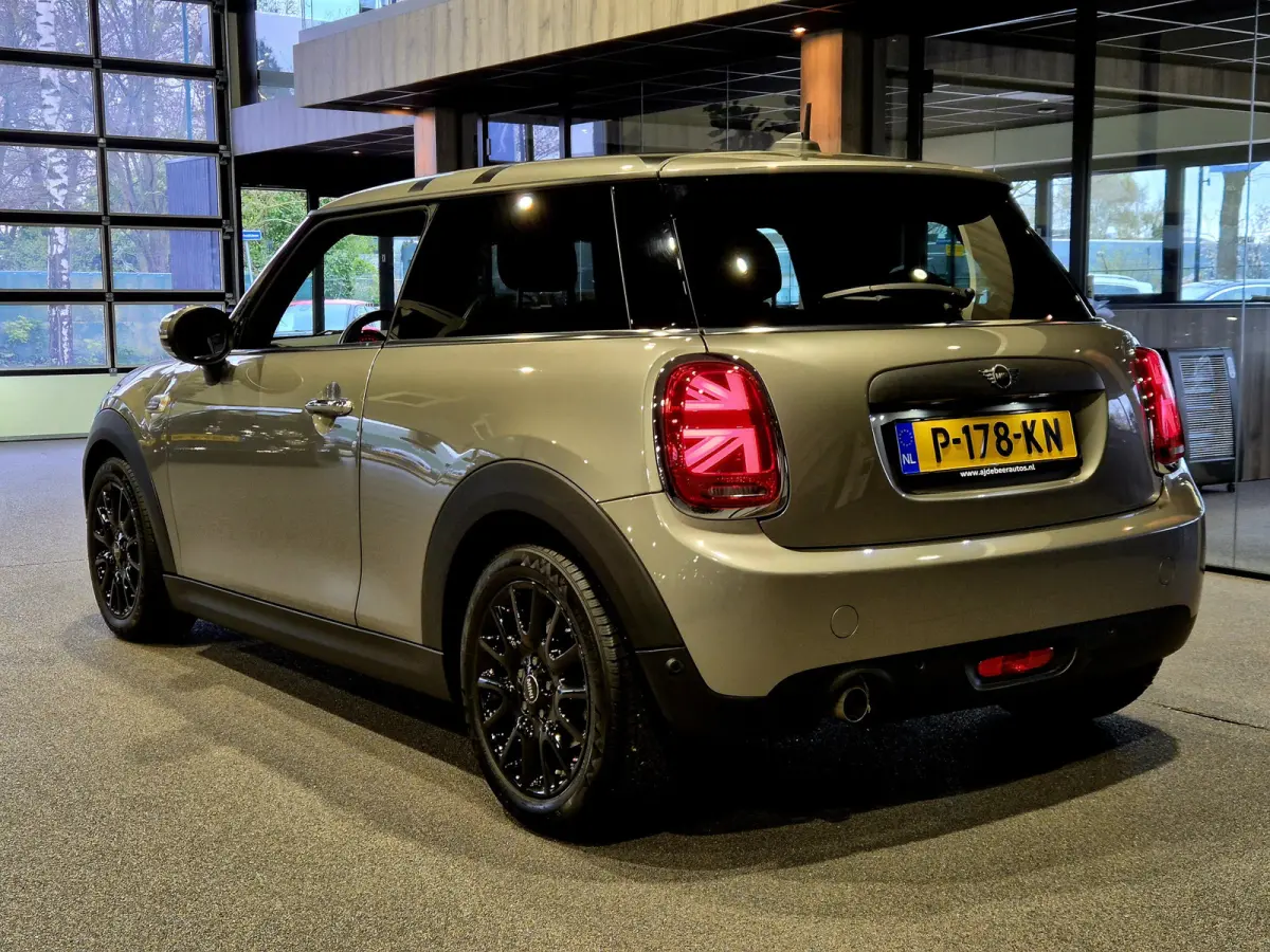 1.5 One Salt Volleder | Navigatie | CarPlay  | Leder | Stoelverwarming | LED