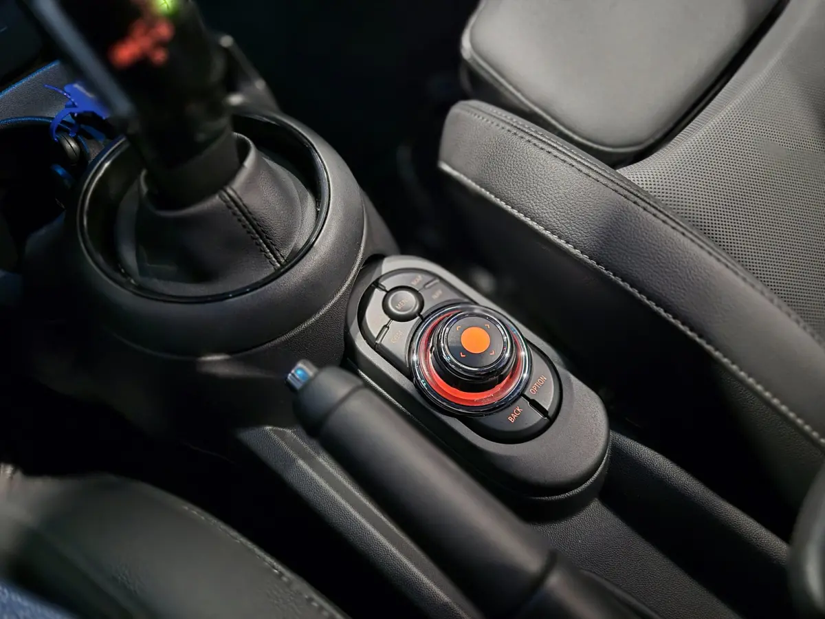 1.5 One Salt Volleder | Navigatie | CarPlay  | Leder | Stoelverwarming | LED
