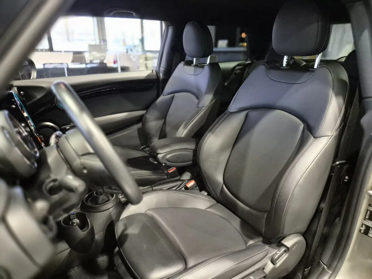 1.5 One Salt Volleder | Navigatie | CarPlay  | Leder | Stoelverwarming | LED