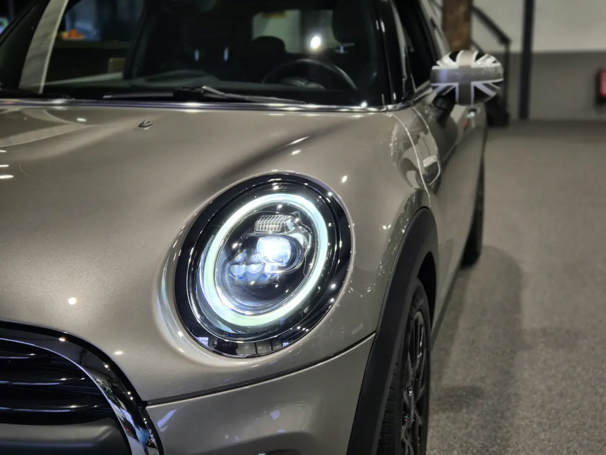 1.5 One Salt Volleder | Navigatie | CarPlay  | Leder | Stoelverwarming | LED