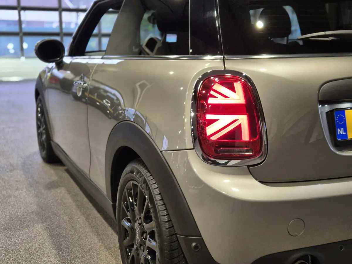 1.5 One Salt Volleder | Navigatie | CarPlay  | Leder | Stoelverwarming | LED