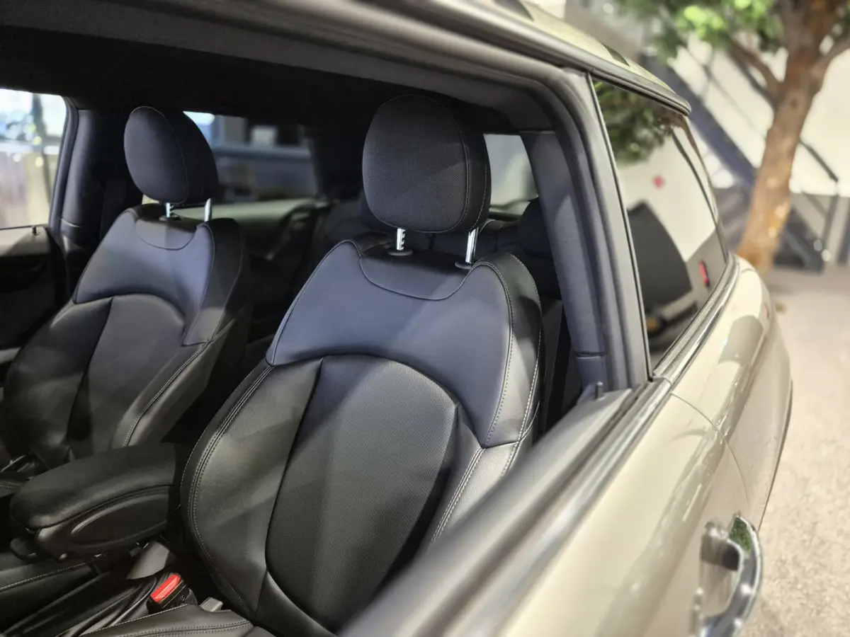 1.5 One Salt Volleder | Navigatie | CarPlay  | Leder | Stoelverwarming | LED