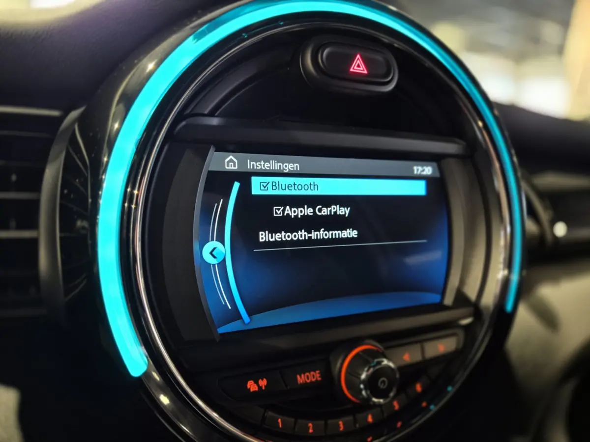 1.5 One Salt Volleder | Navigatie | CarPlay  | Leder | Stoelverwarming | LED