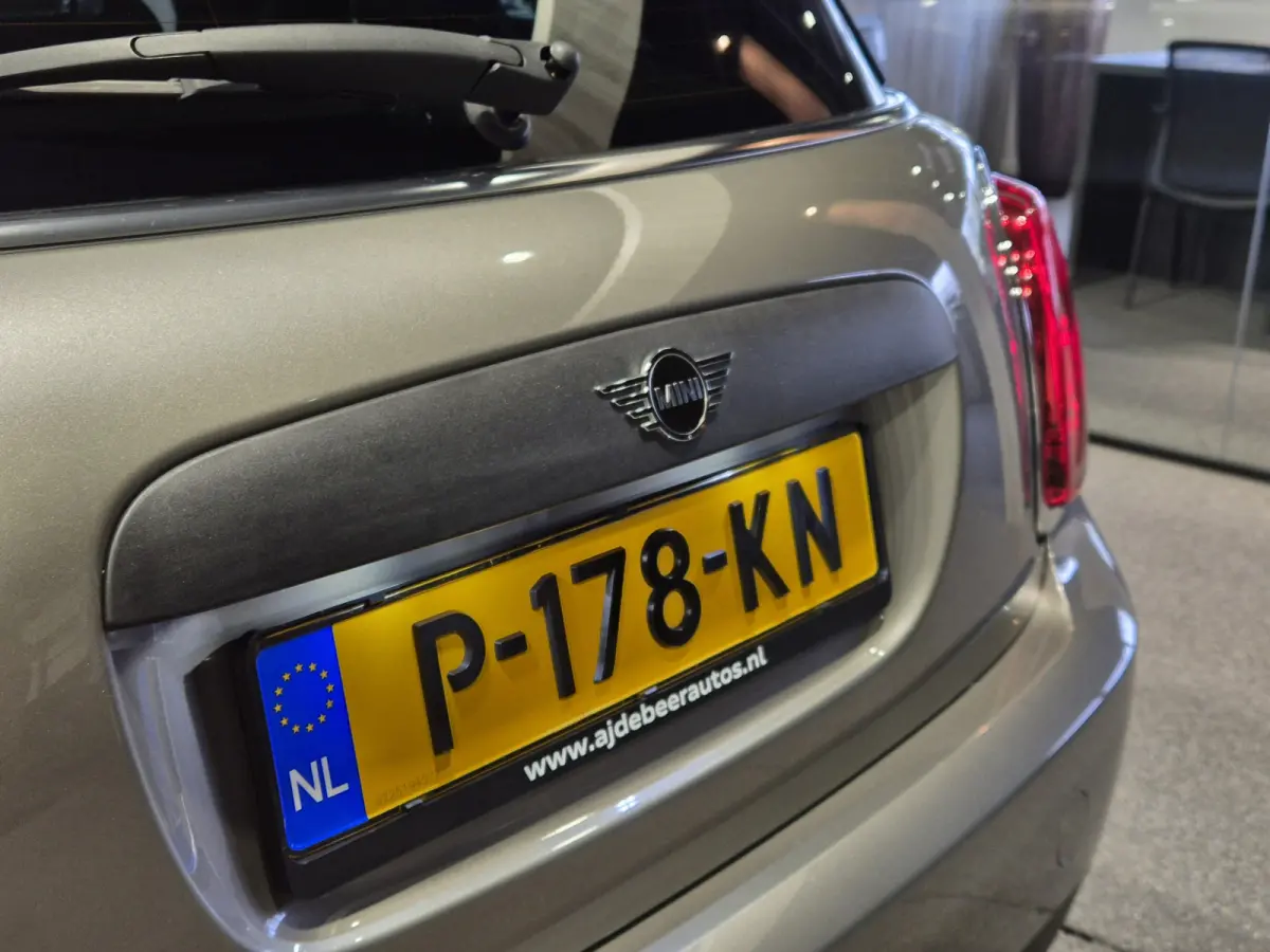 1.5 One Salt Volleder | Navigatie | CarPlay  | Leder | Stoelverwarming | LED