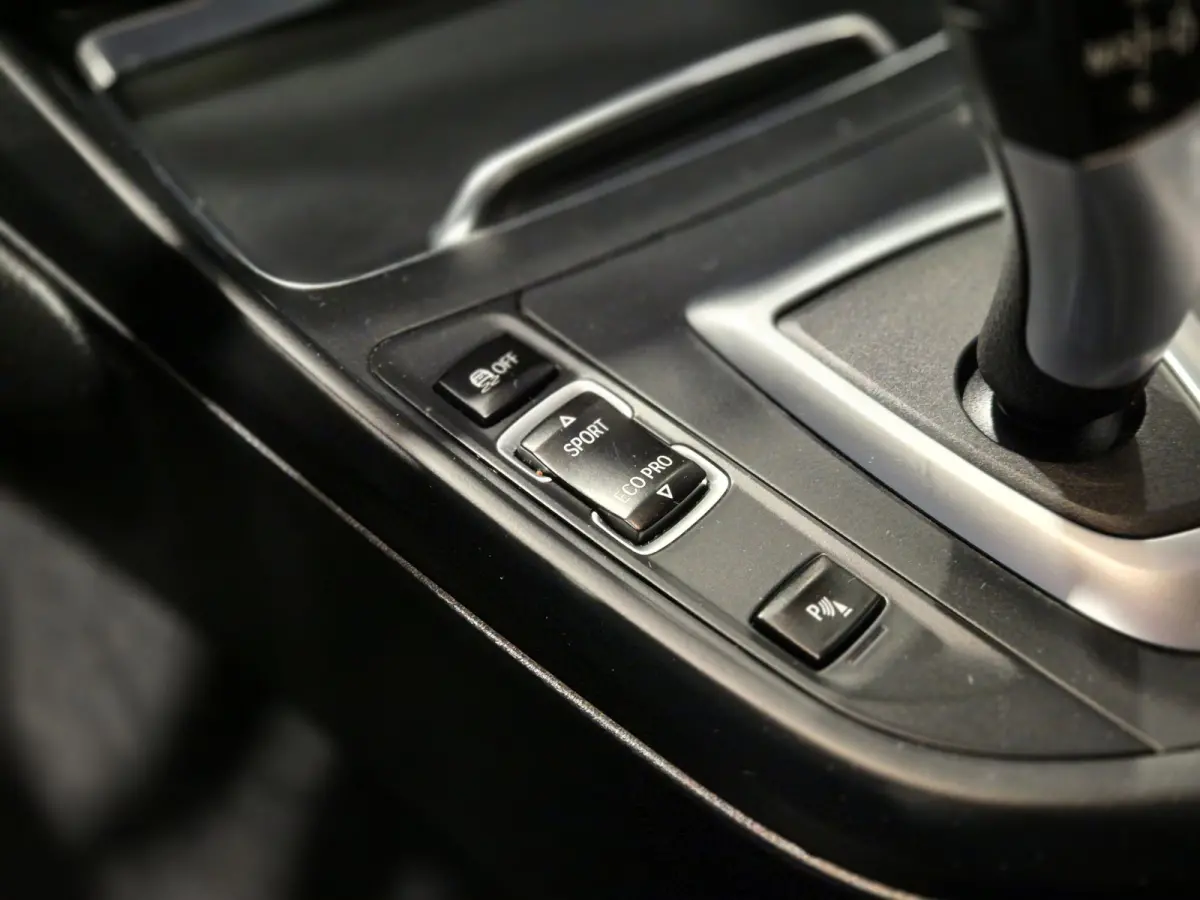 M-Sport Shadow Edition Camera | Leder | Stoelverwarming | Zwarte hemel | CarPlay | Cruise
