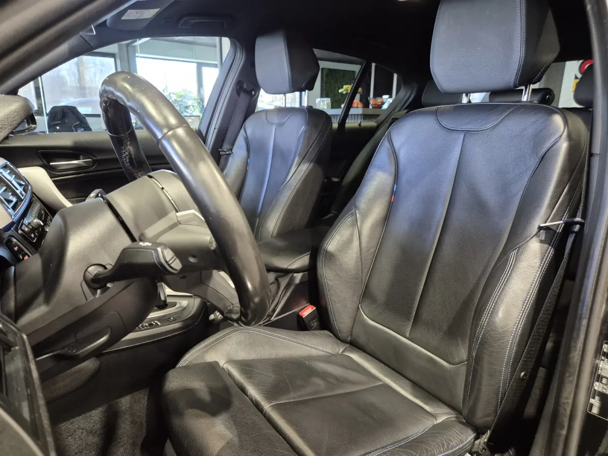 M-Sport Shadow Edition Camera | Leder | Stoelverwarming | Zwarte hemel | CarPlay | Cruise