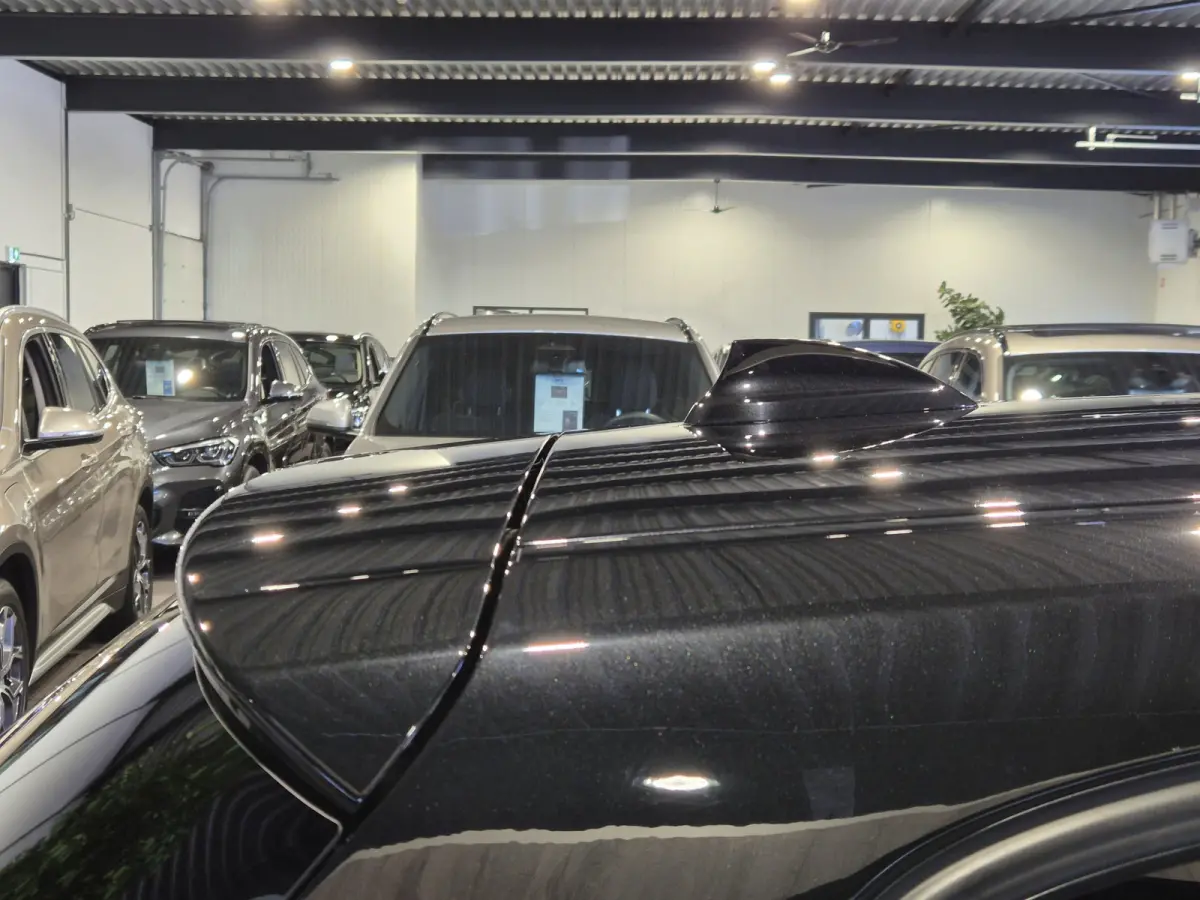 M-Sport Shadow Edition Camera | Leder | Stoelverwarming | Zwarte hemel | CarPlay | Cruise