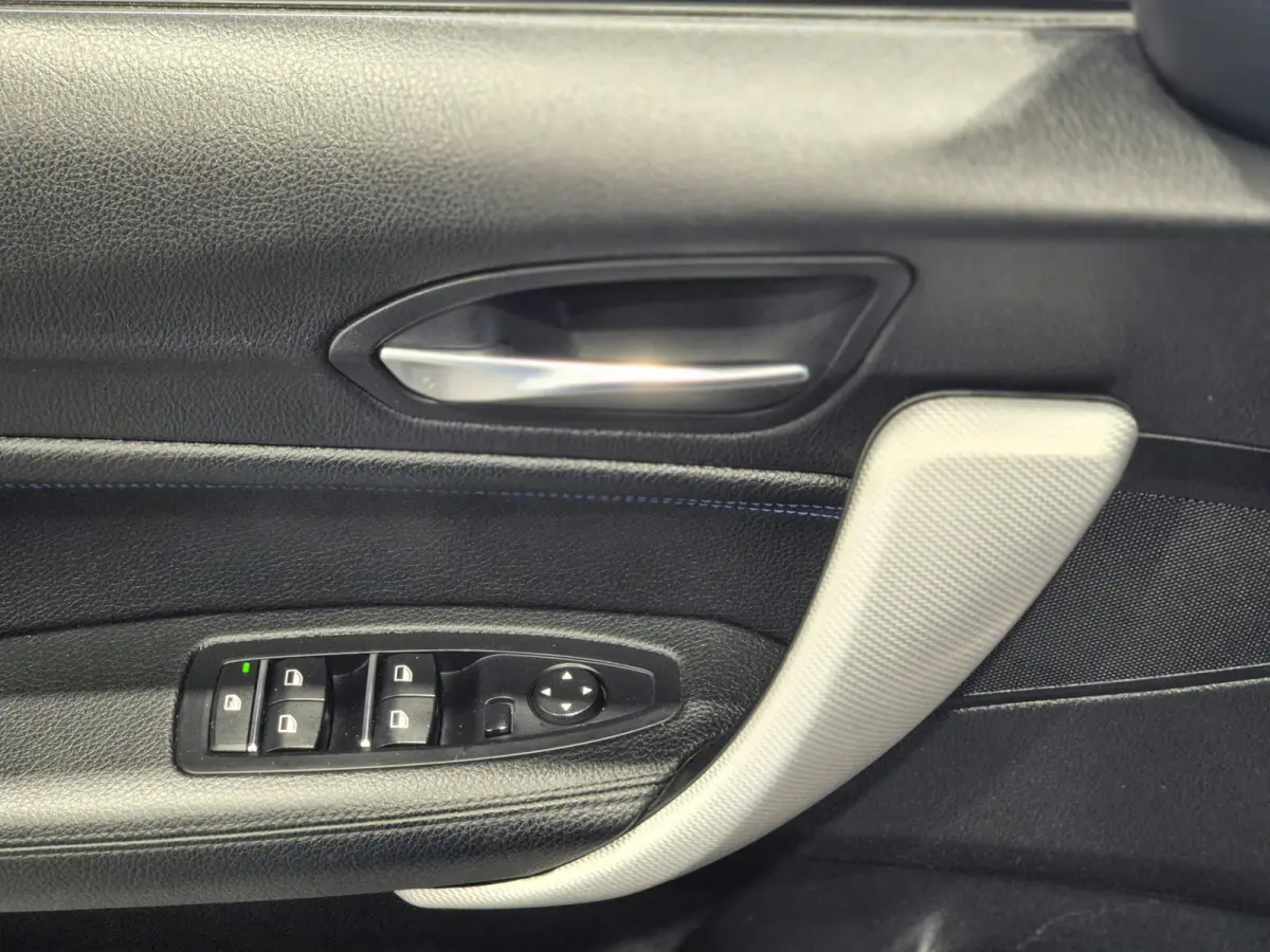 M-Sport Shadow Edition Camera | Leder | Stoelverwarming | Zwarte hemel | CarPlay | Cruise