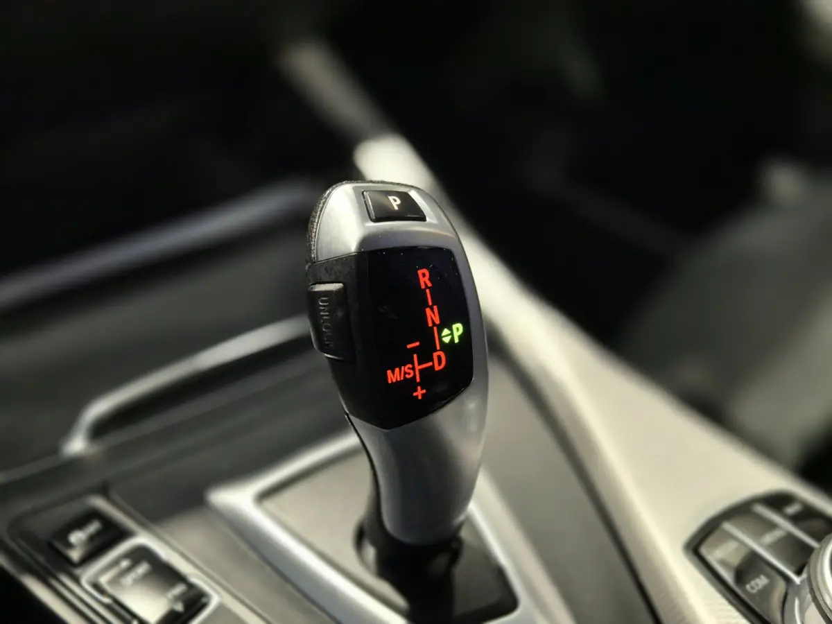 M-Sport Shadow Edition Camera | Leder | Stoelverwarming | Zwarte hemel | CarPlay | Cruise