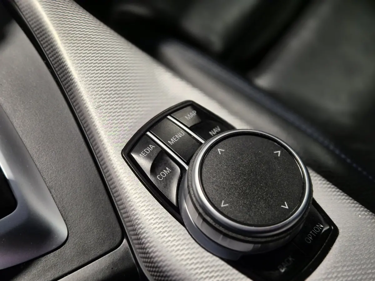 M-Sport Shadow Edition Camera | Leder | Stoelverwarming | Zwarte hemel | CarPlay | Cruise