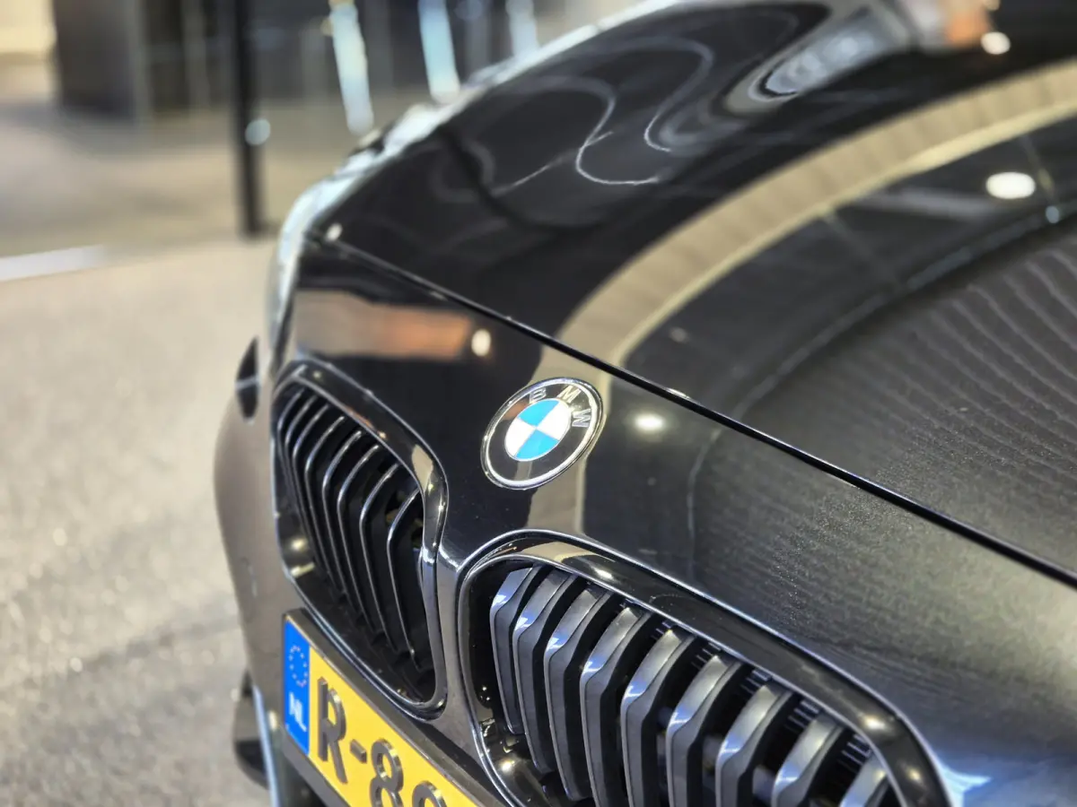 M-Sport Shadow Edition Camera | Leder | Stoelverwarming | Zwarte hemel | CarPlay | Cruise
