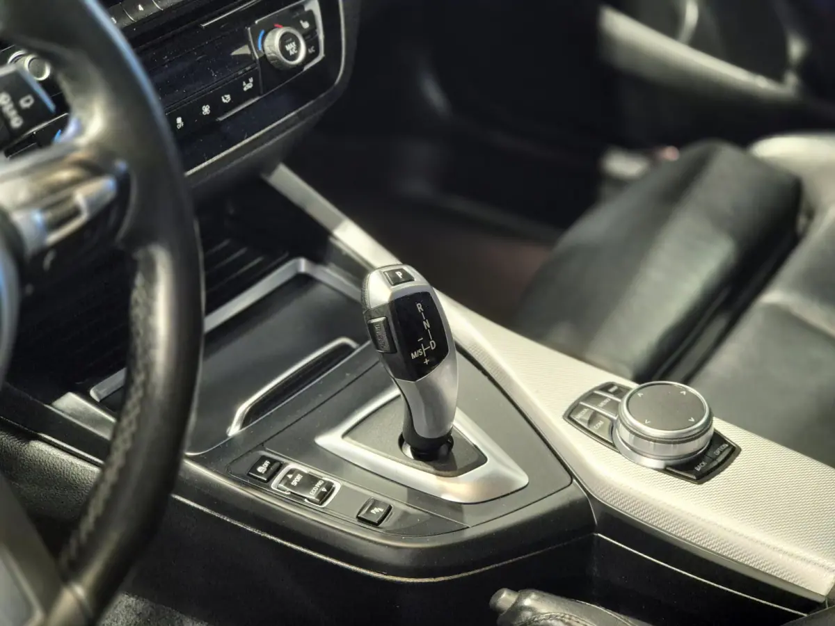 M-Sport Shadow Edition Camera | Leder | Stoelverwarming | Zwarte hemel | CarPlay | Cruise