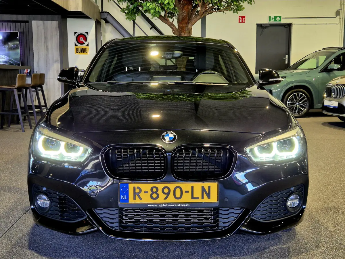 M-Sport Shadow Edition Camera | Leder | Stoelverwarming | Zwarte hemel | CarPlay | Cruise