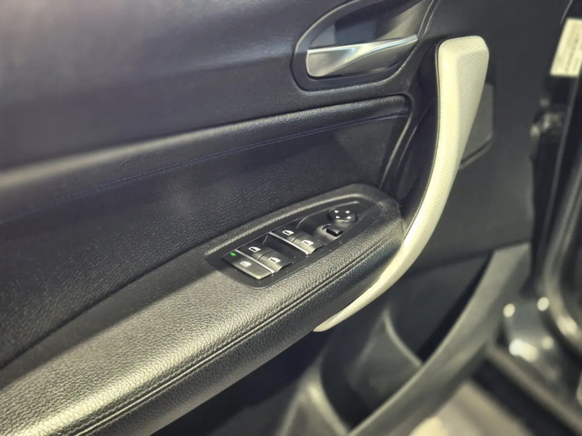 M-Sport Shadow Edition Camera | Leder | Stoelverwarming | Zwarte hemel | CarPlay | Cruise