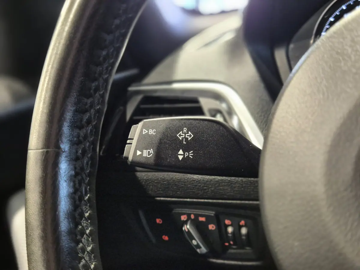 M-Sport Shadow Edition Camera | Leder | Stoelverwarming | Zwarte hemel | CarPlay | Cruise
