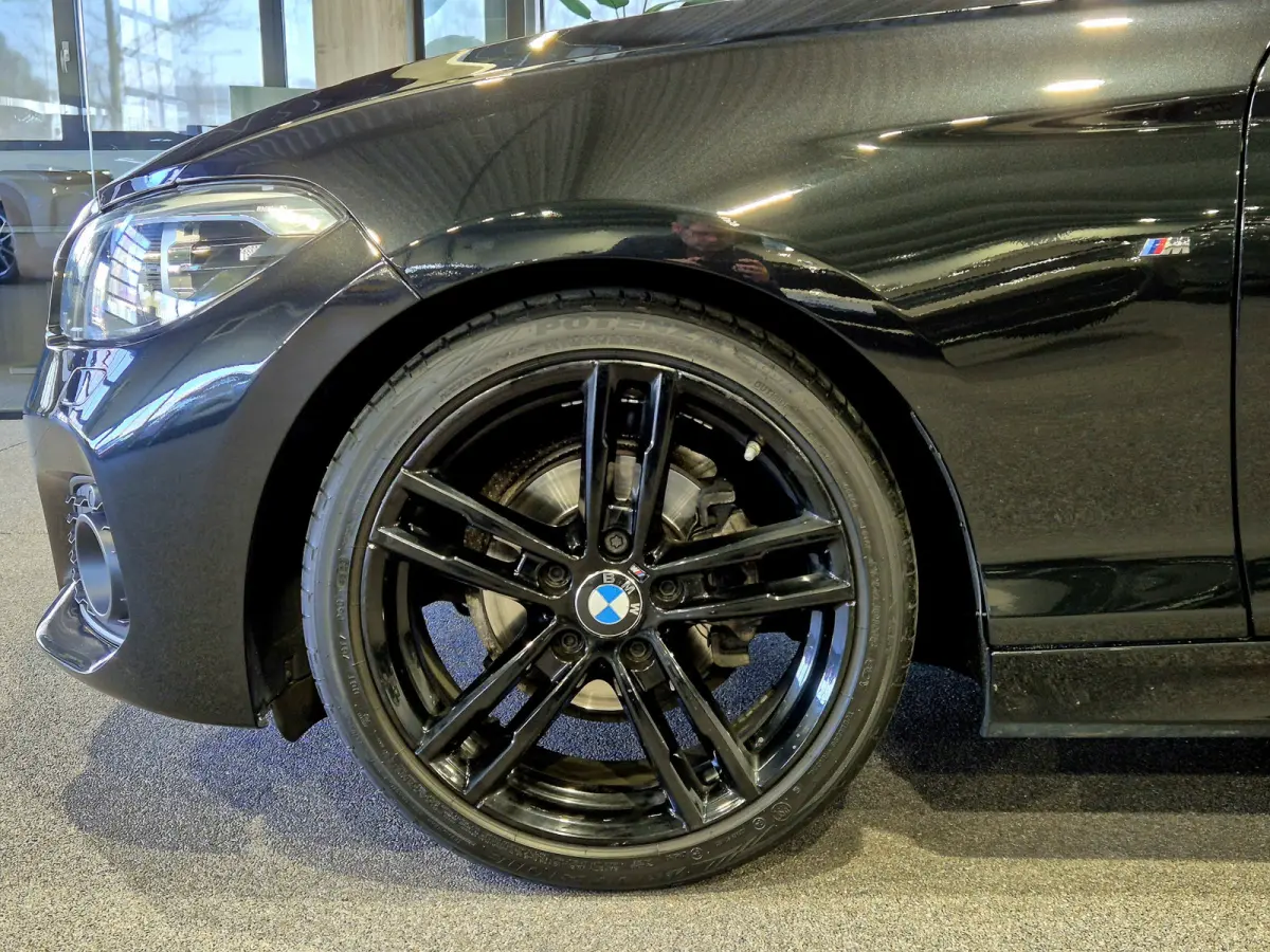 M-Sport Shadow Edition Camera | Leder | Stoelverwarming | Zwarte hemel | CarPlay | Cruise