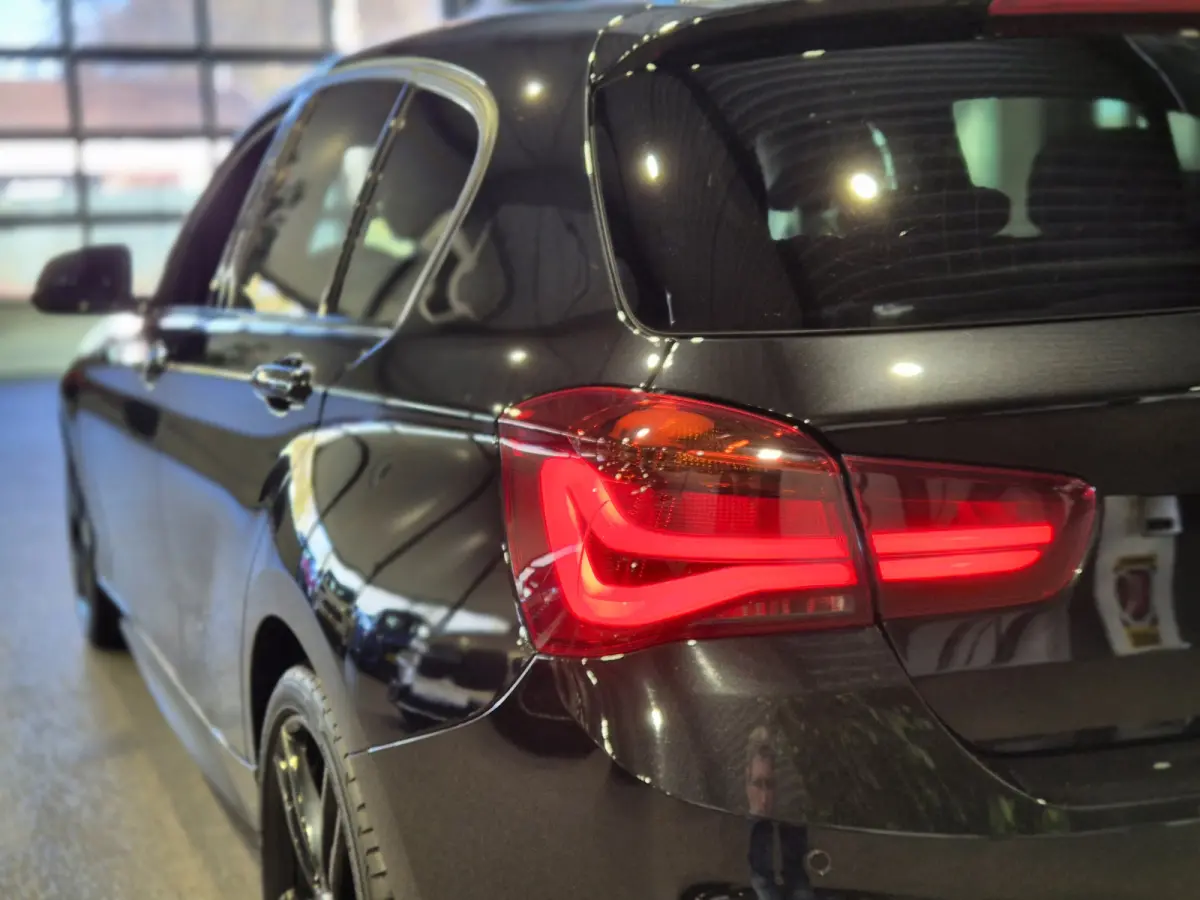 M-Sport Shadow Edition Camera | Leder | Stoelverwarming | Zwarte hemel | CarPlay | Cruise