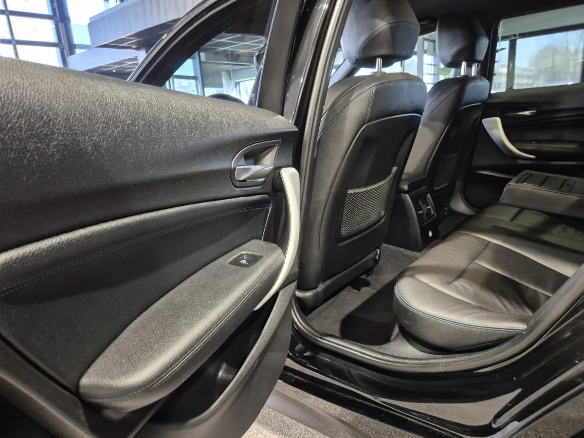 M-Sport Shadow Edition Camera | Leder | Stoelverwarming | Zwarte hemel | CarPlay | Cruise