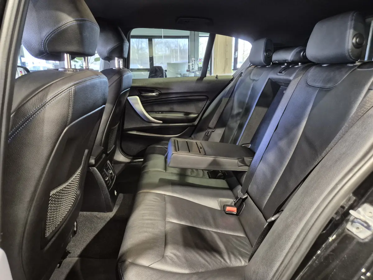 M-Sport Shadow Edition Camera | Leder | Stoelverwarming | Zwarte hemel | CarPlay | Cruise
