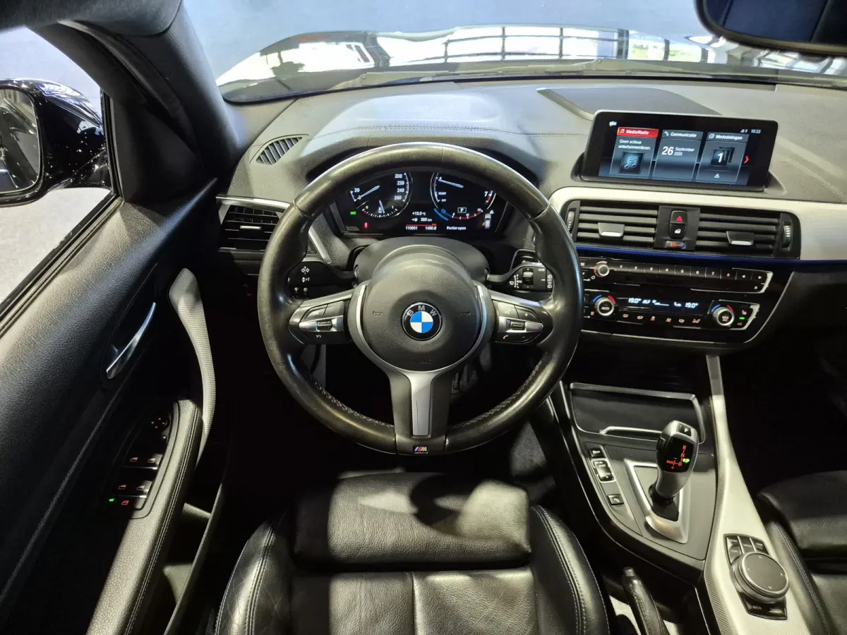 M-Sport Shadow Edition Camera | Leder | Stoelverwarming | Zwarte hemel | CarPlay | Cruise