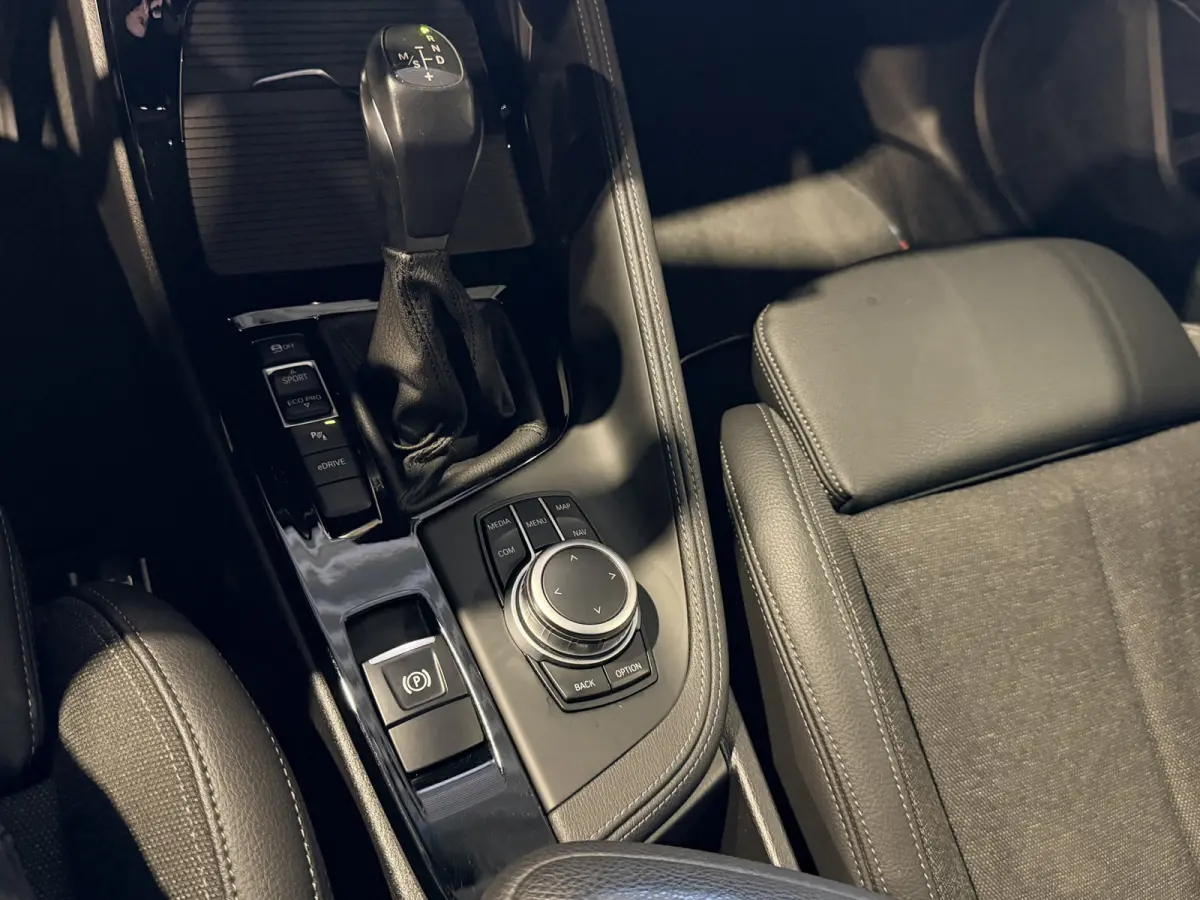 xDrive25e Executive M-Sport | 19” | Camera | Trekhaak | Stoelverwarming | 4x4