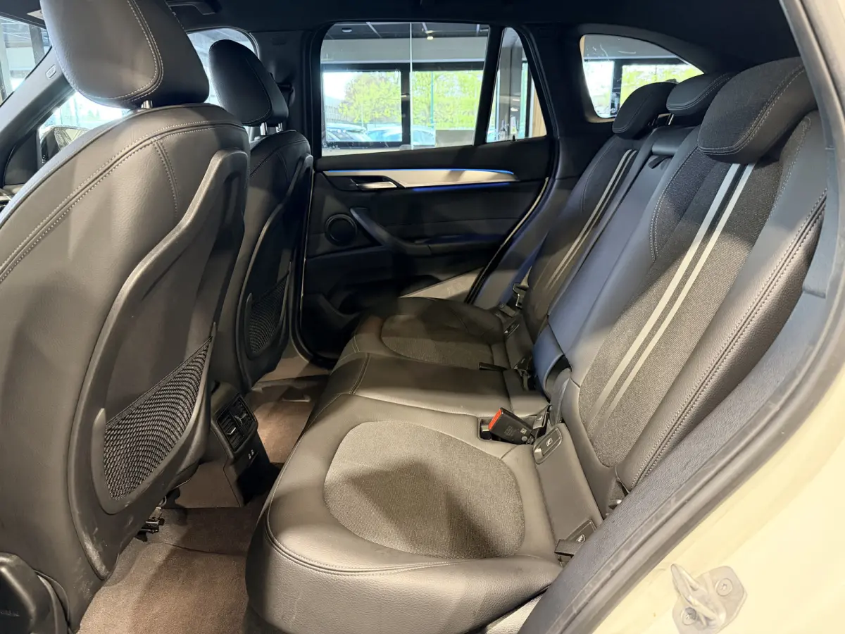 xDrive25e Executive M-Sport | 19” | Camera | Trekhaak | Stoelverwarming | 4x4