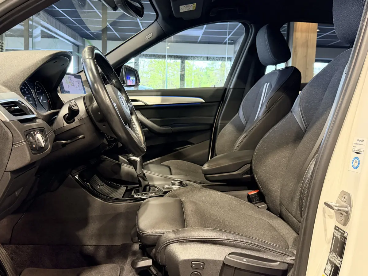 xDrive25e Executive M-Sport | 19” | Camera | Trekhaak | Stoelverwarming | 4x4