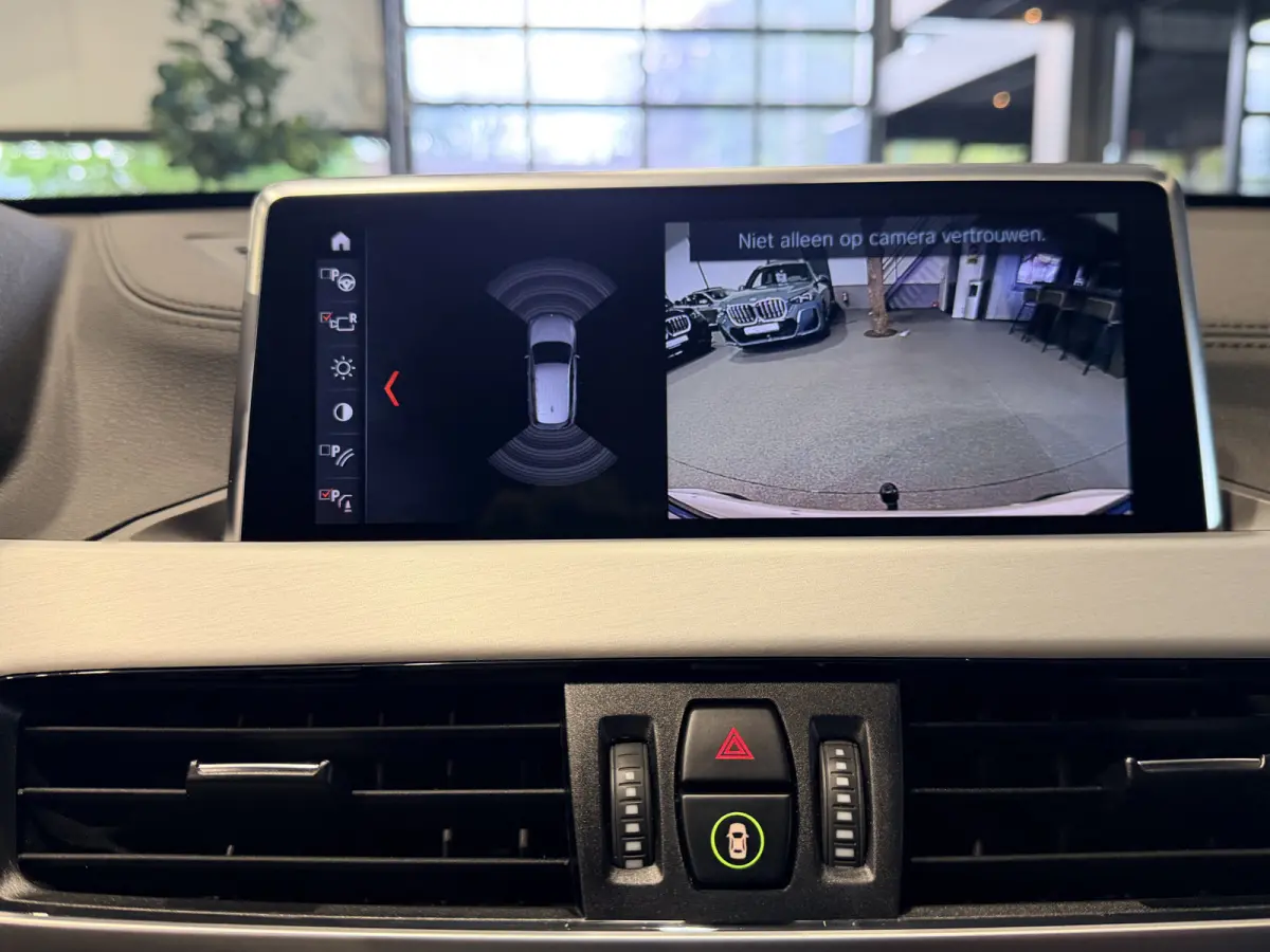 xDrive25e Executive M-Sport | 19” | Camera | Trekhaak | Stoelverwarming | 4x4