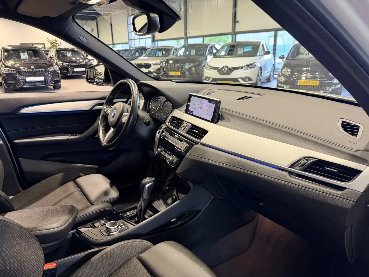 xDrive25e Executive M-Sport | 19” | Camera | Trekhaak | Stoelverwarming | 4x4