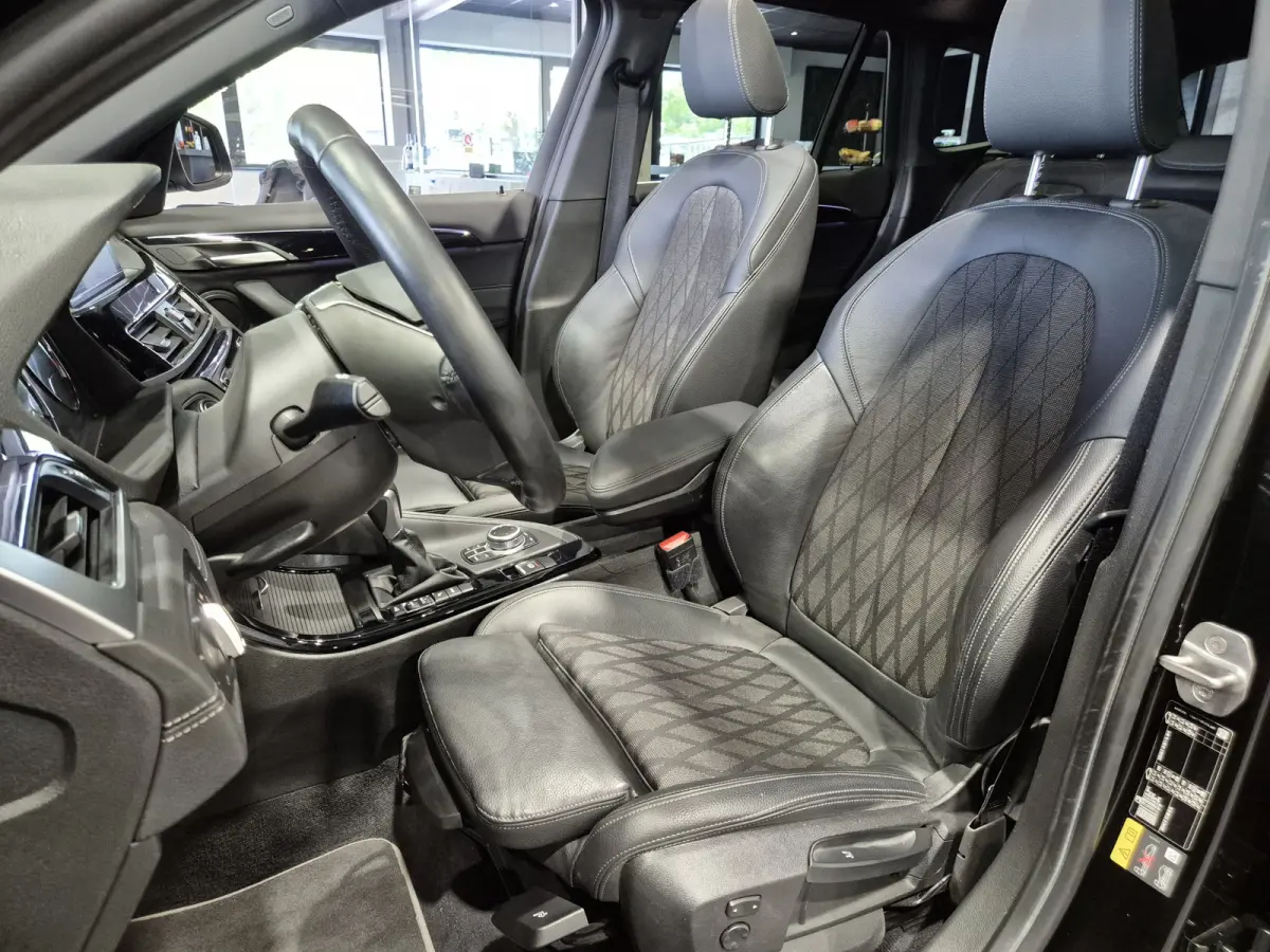 xDrive25e High Executive X-Line | Panorama | Trekhaak | Camera
