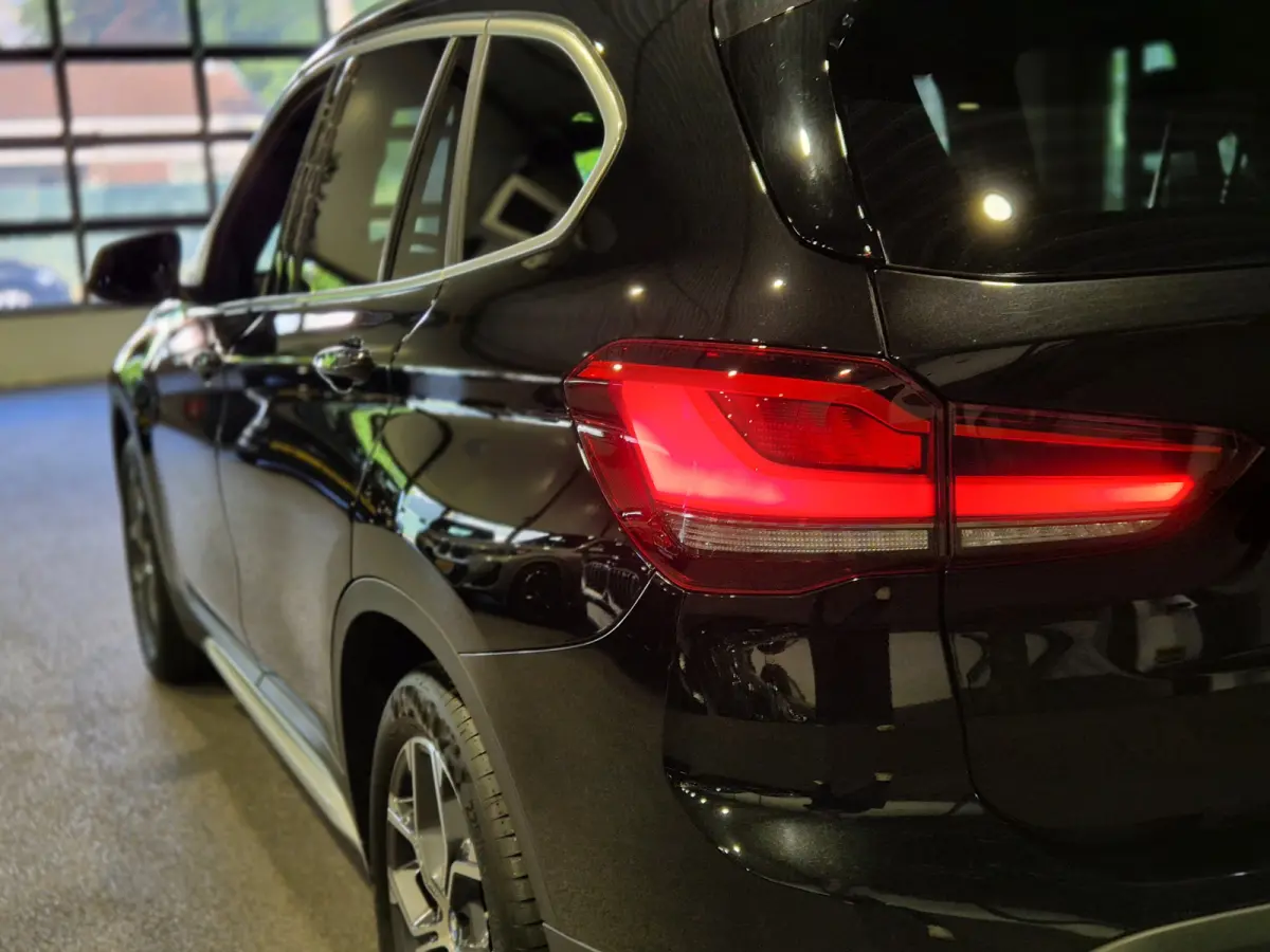 xDrive25e High Executive X-Line | Panorama | Trekhaak | Camera