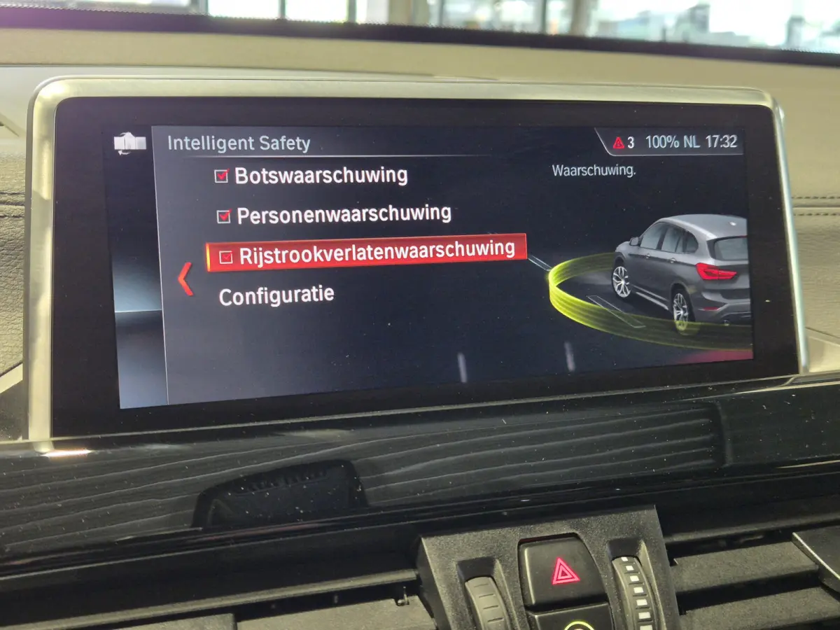 xDrive25e High Executive X-Line | Panorama | Trekhaak | Camera