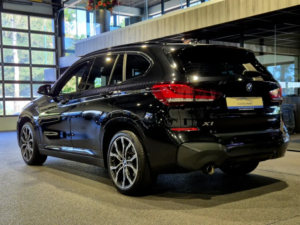 xDrive25e High Executive M-Sport | Panorama | 19” | Leder | HUD | Camera