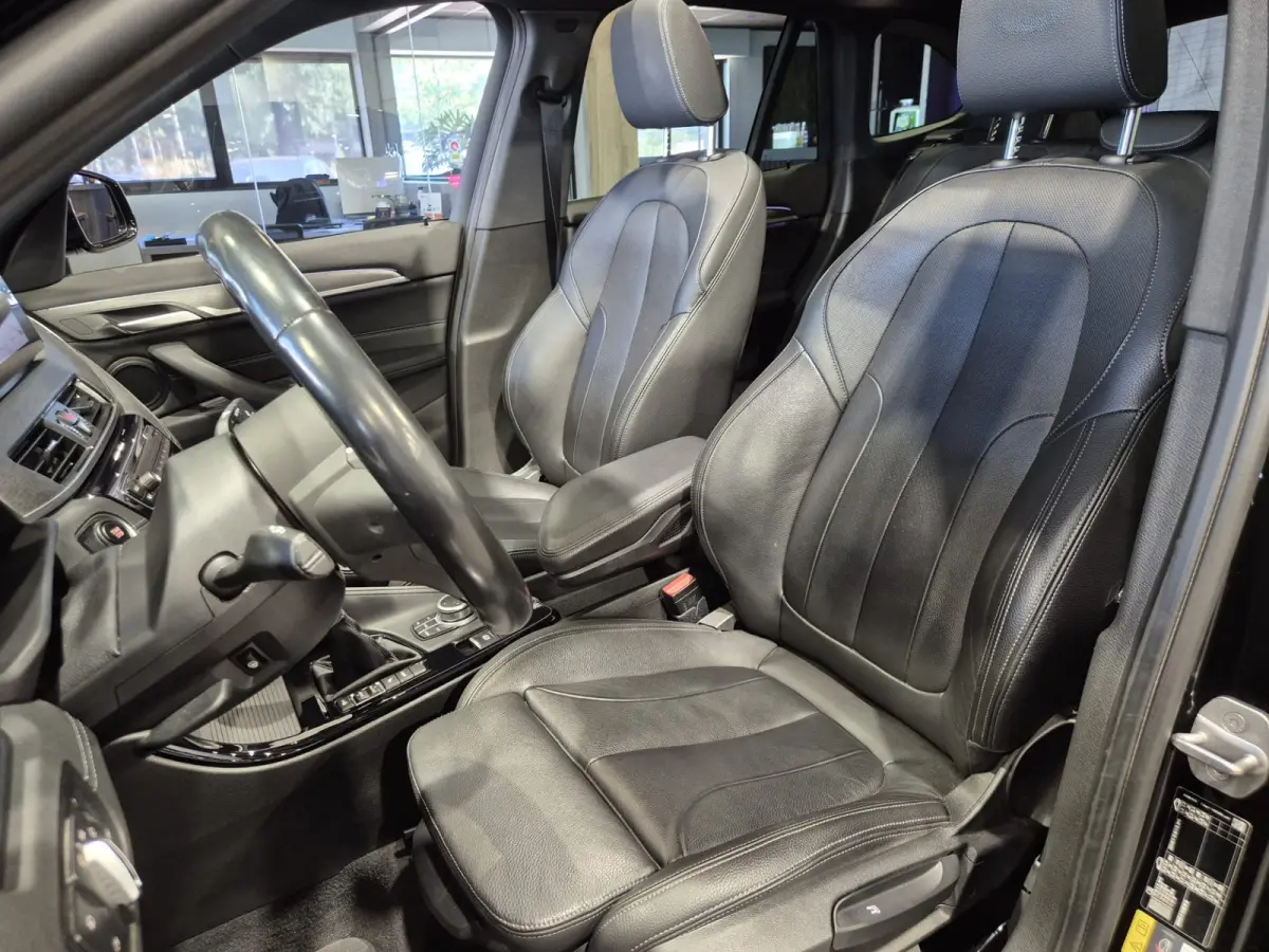 xDrive25e High Executive M-Sport | Panorama | 19” | Leder | HUD | Camera