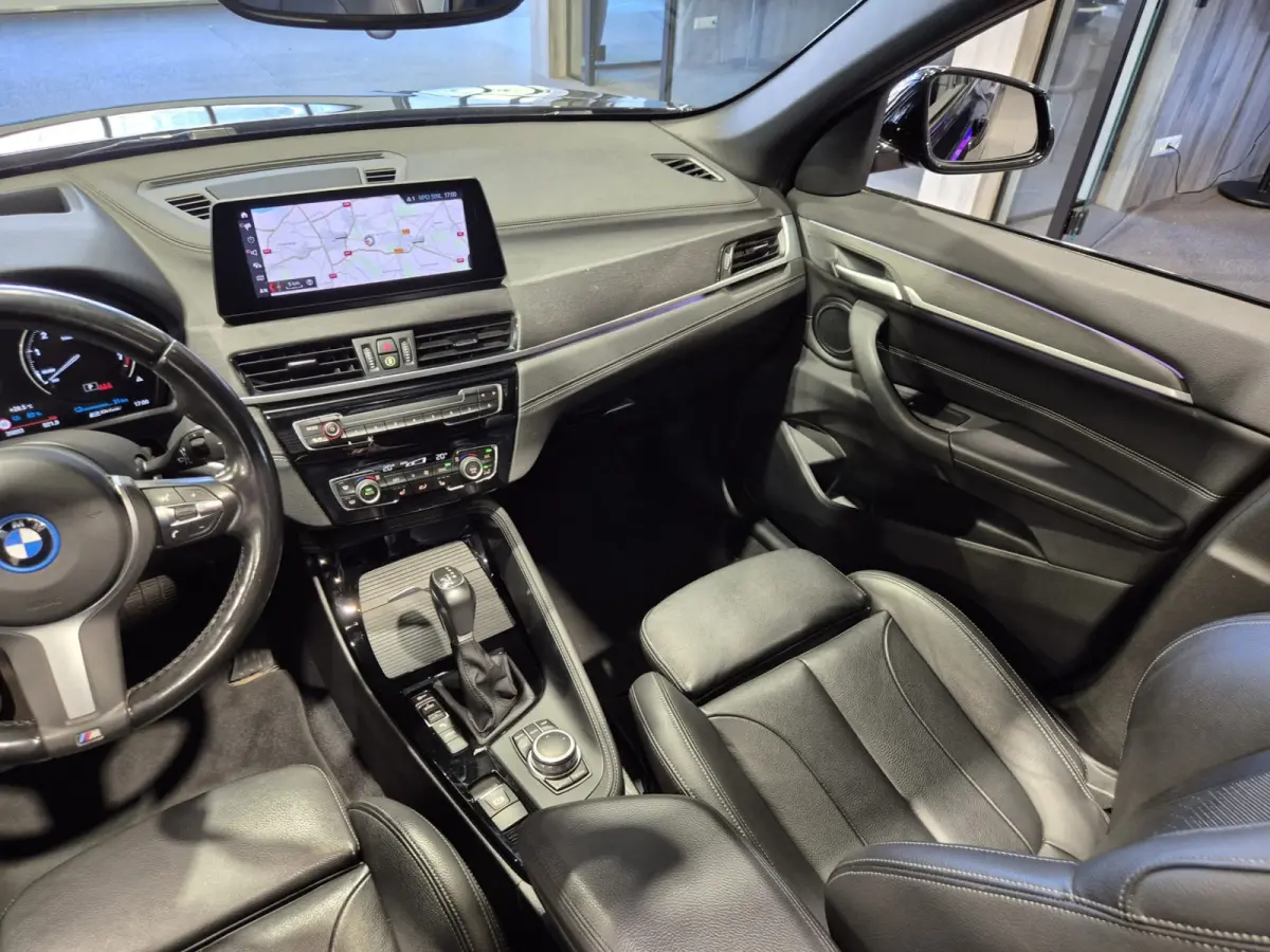 xDrive25e High Executive M-Sport | Panorama | 19” | Leder | HUD | Camera