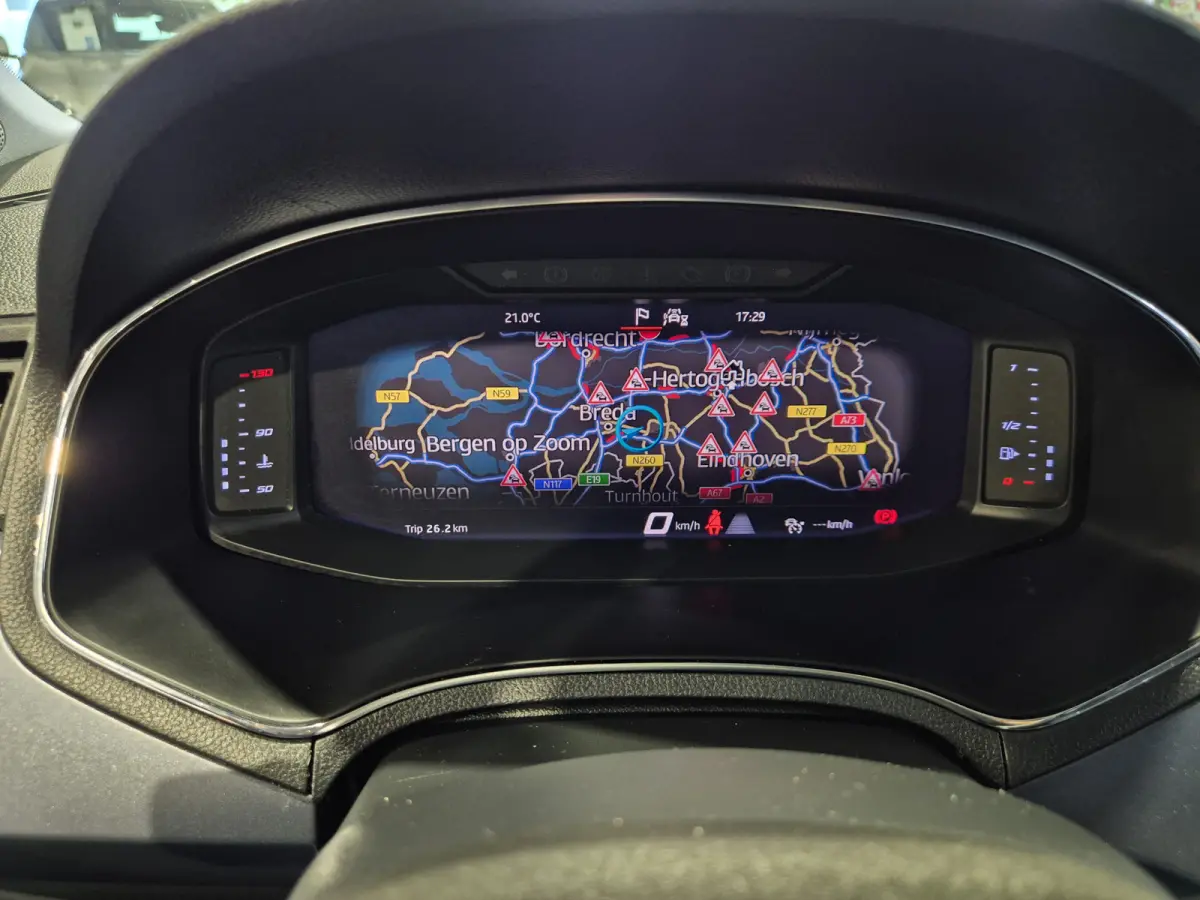 1.0 TSI Style Business Intense Two-tone | Trekhaak | Navigatie | Digitaal dashboard | Carplay-Android