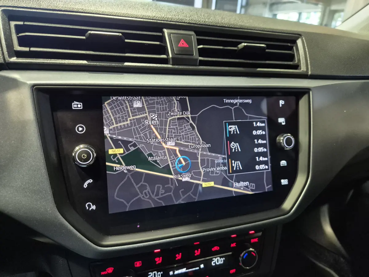 1.0 TSI Style Business Intense Two-tone | Trekhaak | Navigatie | Digitaal dashboard | Carplay-Android